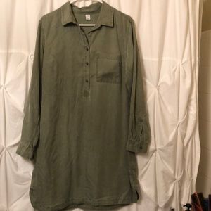 Green shirt dress